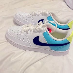 Nike court royale